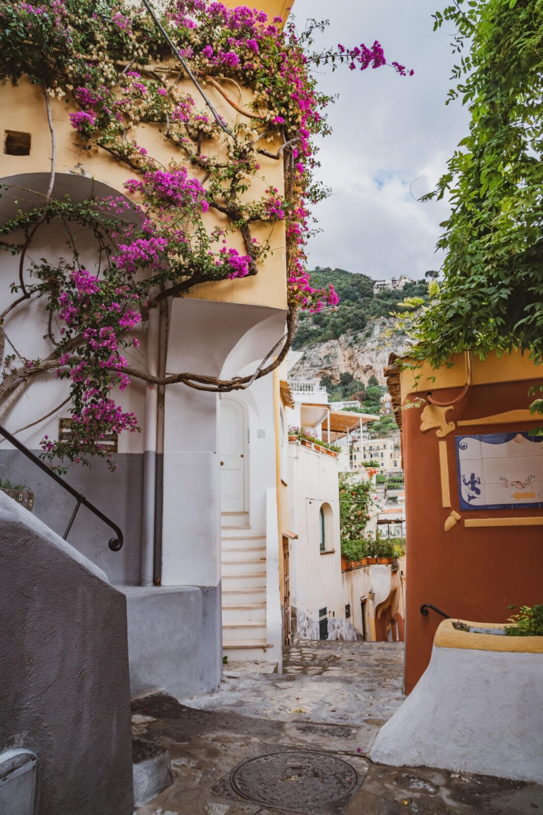 Jour 9 — Naples – Excursion vers la Côte Amalfitaine / Amalfi